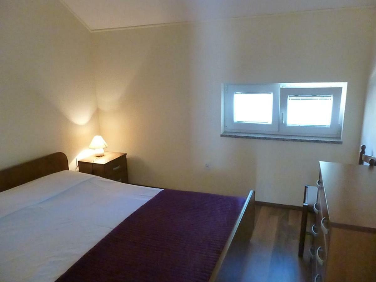 Apartments Vila Lavanda Omisalj Bagian luar foto